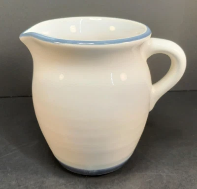 Crema para el cielo vintage Pfaltzgraff EE. UU. color crema con tira azul Foto 1 de 4