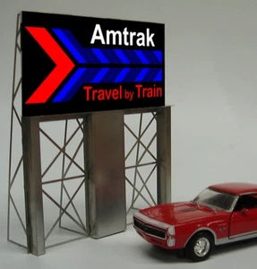 AMTRAK CARTELLO STRADALE ANIMATO PER SCALA O - LUCI, LAMPEGGIANTI, ALTRO! - Foto 1 di 1