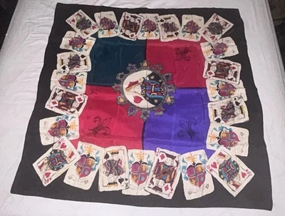 Cachecol de seda vintage Diane Von Furstenberg rainha dos corações 41”x 41” quadrado em excelente estado usado - Imagem 1 de 4