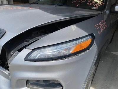 Driver Corner/Park Light Park Lamp-turn Signal Fits 14-18 CHEROKEE 1921752 - Image 1 of 4