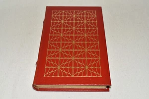 Easton Press DRAGONFLIGHT Anne McCaffrey LEATHER 1978 1ST Science-Fiction FINE! - Picture 1 of 13
