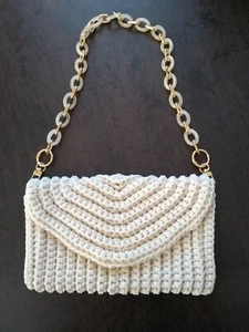 Kleine Umhängetasche , Clutch , gehäkelt , cremefarben - Handarbeit - Bild 1 von 4