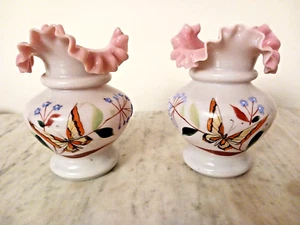 Paar antike Bristol mundgeblasene Glasvase handbemalt Schmetterlinge gekräuselt 5" - Bild 1 von 11