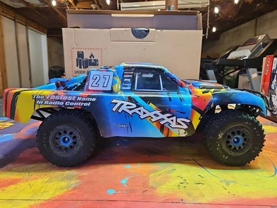 Traxxas Slash 4x4 Brushless 120a Clipless Body 1/10 - Image 1 of 4