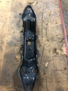 2005-2007 SUBARU IMPREZA 2.5L A/T MOUNT CROSSMEMBER W/O TURBO OEM 182537 - Picture 1 of 12