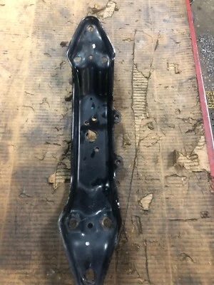 Transversal Subaru Impreza 2005-2007 2,5 L montaje A/T sin turbo OEM 182537 Foto 1 de 4