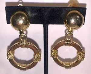 Pendientes colgantes con clip vintage tono dorado salvavidas náuticas - Imagen 1 de 13