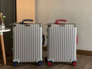 Rimowa Classic Cabin luggage 21” - Picture 1 of 10