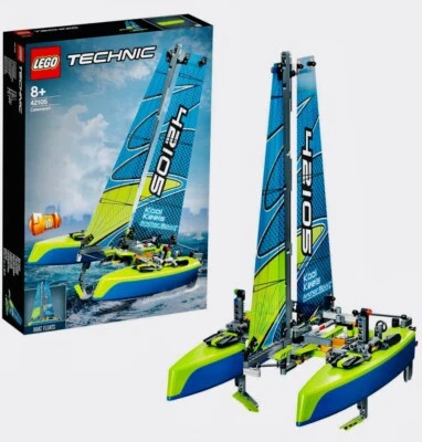 LEGO 42105 Technic Catamaran - Image 1 of 4