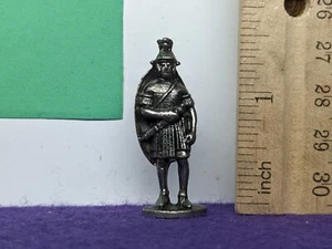 Kinder Surprise Romans 3 (1986) R3 01 Auxiliar Miniatura Metal Fantasía - Imagen 1 de 5