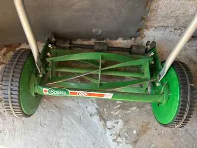 "Cortadora de césped manual Scotts 14"" + clips adicionales EXCELENTE estado SOLO RECOGIDA TULSA Foto 1 de 4