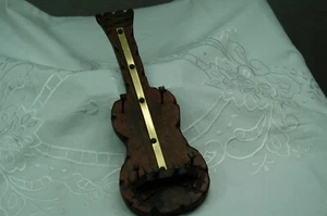 Wooden Guitar Carving Key Hang / MADE IN SPAIN ~ Clearance ~ - Picture 1 of 2