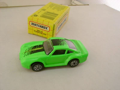 1993 MATCHBOX SUPERFAST #51 GREEN 959 PORSCHE NEW IN BOX - Image 1 of 4