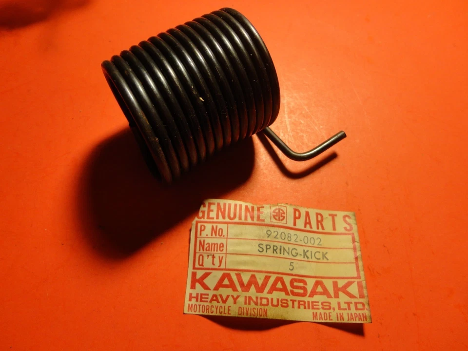 НОВЫЙ ИЗ СТАРЫХ ЗАПАСОВ ОРИГИНАЛЬНЫЙ ОРИГИНАЛЬНЫЙ KAWASAKI F9 F5 F8 F2 F1 F6 ПРУЖИНА СТАРТЕРА 92082-002 - Изображение 1 из 1