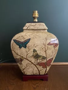Stunning Oriental Style Porcelain Table Lamp with Butterfly Detail - Height 15" - Picture 1 of 8