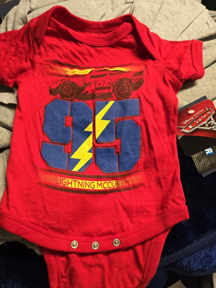 Disneys Cars Lightning McQueen Red One Piece W/ Snaps Baby  6 Months NWT Foto 1 de 1