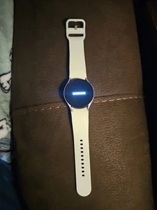 Samsung Galaxy Watch 6 SM-R930 GPS 40mm Sapphire - LIVE DEMO UNIT READ - Photo 1 sur 6