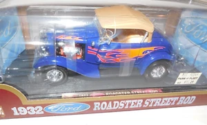 Neu im Karton 1:18 MASSSTAB STRASSENLEGENDEN 1932 FORD ROADSTER STREET ROD DRUCKGUSSAUTO - Bild 1 von 7