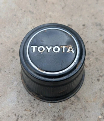 Toyota Celica Corolla 1974-1983 camioneta pickup tapa central metal negro 3" Foto 1 de 4