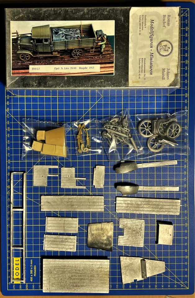 ROMAN BISCHOF, JOHANN MEINDL MODELLFIGUREN BM-L5 - OPEL 3t Lkw 20/40 - 1/35 KIT - Immagine 1 di 1