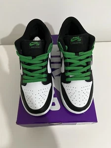 Nike Dunk Pro SB Low Classic Green UK9.5 New - Picture 1 of 9