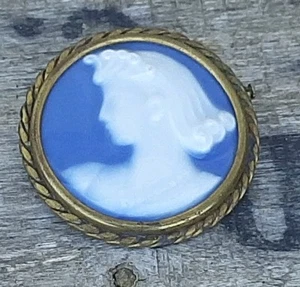 JOLIE BROCHE ANCIENNE CAMÉE EN PORCELAINE DE LIMOGES VINTAGE PORTRAIT FEMME - Foto 1 di 7