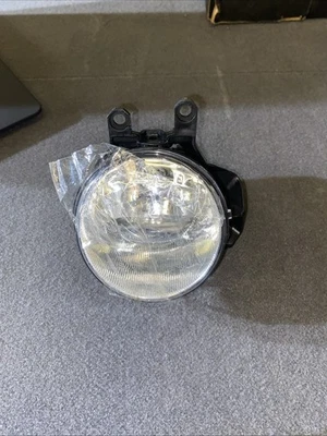 Faro antiniebla halógeno delantero Toyota Corolla 2014-2016 OEM Foto 1 de 4