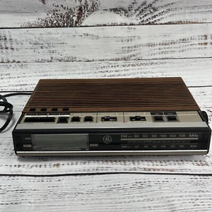 Vintage 1980s Clock Radio GE Digital Dual Alarm AM/FM Model 7-4638B TESTED - Picture 1 of 13