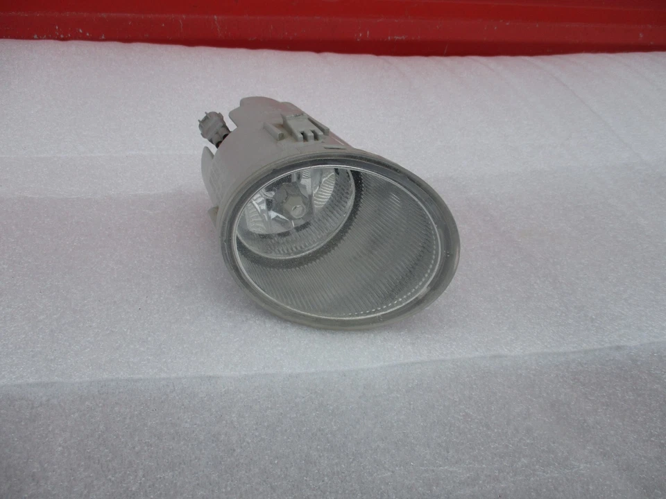 Conjunto de lámpara antiniebla lateral derecha OEM 2006 2007 Subaru B9 Tribeca OEM Foto 1 de 4