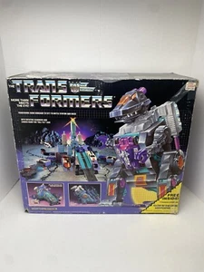 Transformers G1 Trypticon Complete with Box And Foam! - Picture 1 of 23