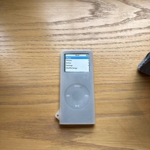 iPod Nano 2G 2nd Gen Case Cover Skin Clear BRAND NEW - with no strap - Picture 1 of 1