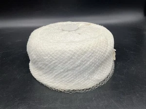 VTG White Faux Fur Pill Box Hat With Ribbo And Netting - Picture 1 of 9
