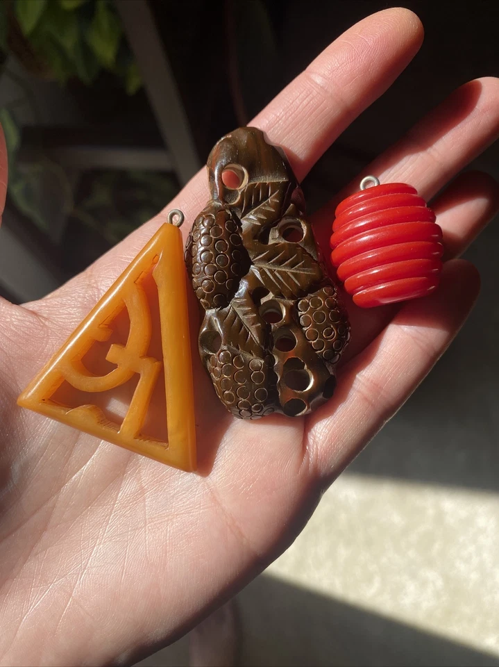 ❤️⭐️ FUN VARIETY Vintage BAKELITE Cab Earring Jewelry Tested Pendant Necklace - Image 1 of 4