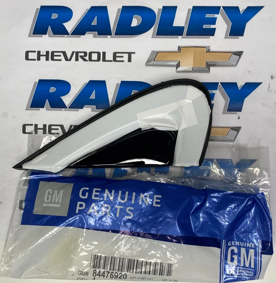 NUEVO GUARDABARROS EXTERIOR GM OEM 18-20 ENCLAVE MOLDURA SUPERIOR DERECHA GMC 84476920 Foto 1 de 1