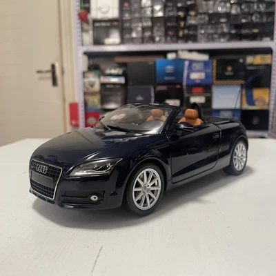 Minichamps 1: 18 Audi TT Roadster 2006 Convertible Sports Car Model Blue  - Image 1 of 4