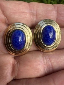 VINTAGE CHRISTIAN DIOR GOLD TONE CABOCHON LAPIS GLASS OVAL CLIP-ON EARRINGS ~ 1" - Picture 1 of 2