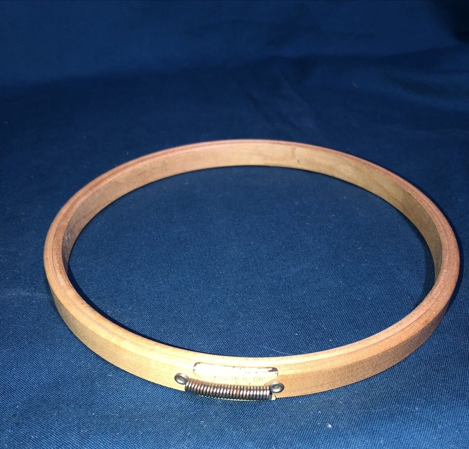 Vintage USA MADE Gibbs Holdtite Spring 6”Wooden Embroidery Hoop - Image 1 of 4