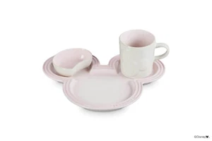 Le Creuset Mickey Mouse Collection Tableware Set Minnie Pink Disney NEW F/S - Picture 1 of 2