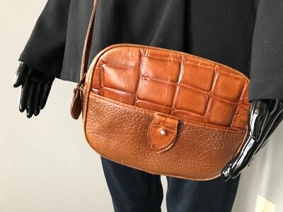 BOLSO BANDOLERA UNISA CUERO MARRÓN BOLSO BRASIL LIMPIO USADO EN EXCELENTE ESTADO ASPECTO VINTAGE Foto 1 de 4