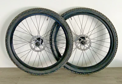 CONJUNTO DE RODAS WTB 26 POLEGADAS 32 CUBOS DEORE LX RAIOS M525 COM DISCOS CLINCHER 7, 8, 9, 10 - Imagem 1 de 4