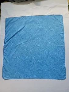 VTG United Airlines Flight Attendant Scarf 26" Square light blue w/Destinations - Picture 1 of 3
