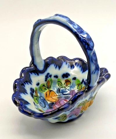 Vintage Handmade Alcobaca Ceramic Basket Signed Flowers Blue White Small 4" Cover
