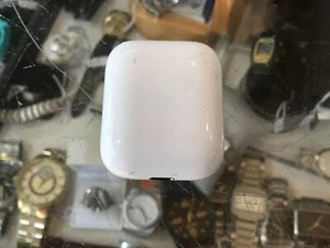 GENUINE APPLE AIRPOD A1602 LIGHTNING CHARGE CASE ! - Picture 1 of 16