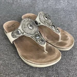 Dansko Pamela Damen-Sandalen 7,5 - 8 mit Schmucksteinen besetzte Perlen Riemen-Flip-Flops hellbraun grau - Bild 1 von 19
