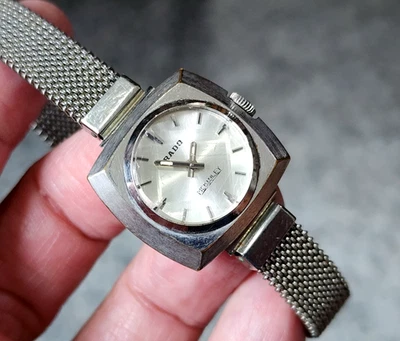 Reloj de mujer Rado Mckinley vintage raro cuerda manual hecho en Suiza faceta cristal. Foto 1 de 4