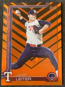 Aggiornamento Topps 2025 #US165 Jack Leiter HOLIDAY FOIL SP. Texas Rangers - Foto 1 di 2