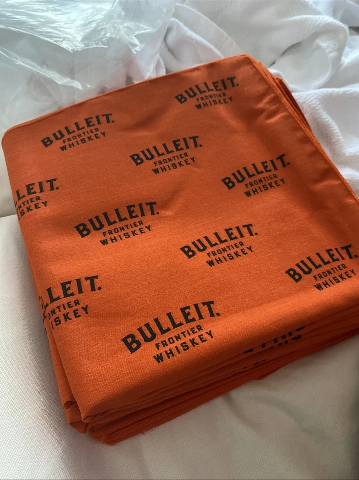Bulleit Frontier Whisky Bandana Bufanda Pañuelo Naranja 21.5 pulgadas Foto 1 de 1