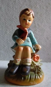 Vintage Arnart 5th Ave Figurine Child Young Folks Girl w/ Hand Shovel #2290 - Picture 1 of 4