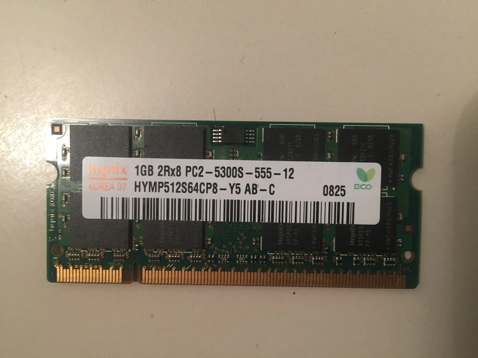 Ram sodimm 1gb ddr2 667mhz 5300S Hynix HYMP512S64CP8-Y5 per notebook - Immagine 1 di 1
