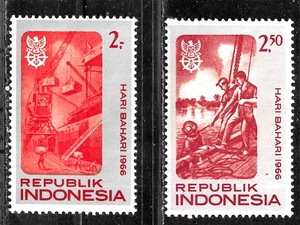 HICK GIRL- MINT INDONESIA STAMPS   SC#692-93   1966 DOCK & DIVER       K473 - Picture 1 of 2